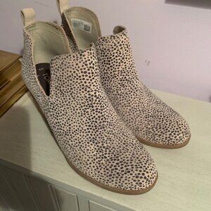 Women's Toms Ankle Wedge Boots!
